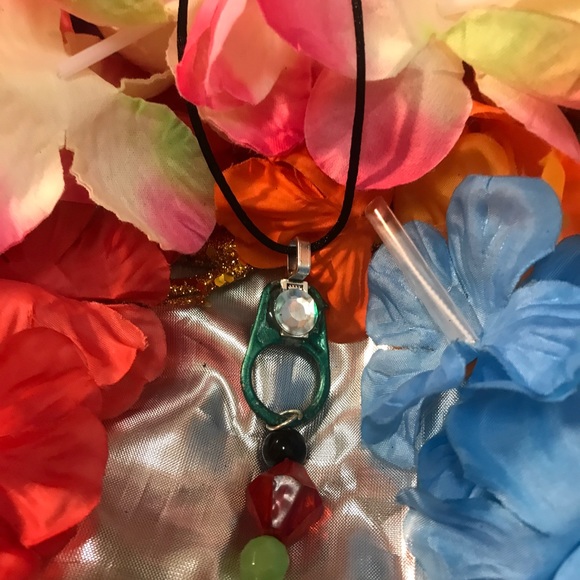 ❤️💚🖤Necklace❤️💚🖤 - Picture 7 of 8